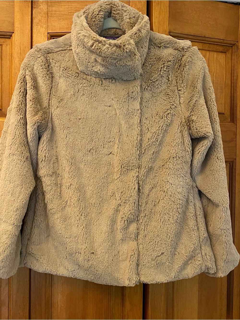 Patagonia Women's Beige Teddy Fleece Jacket
